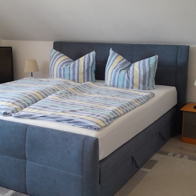 Bett-2